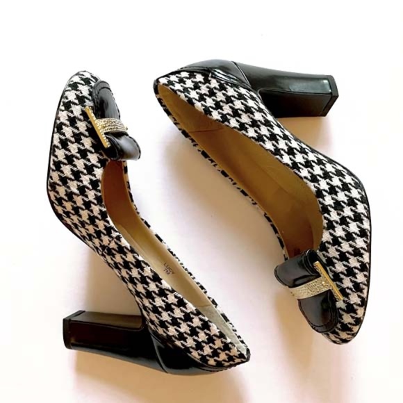 TAHARI 'LUCY' HOUNDSTOOTH B&W PATENT PUMPS EUC - Picture 3 of 13
